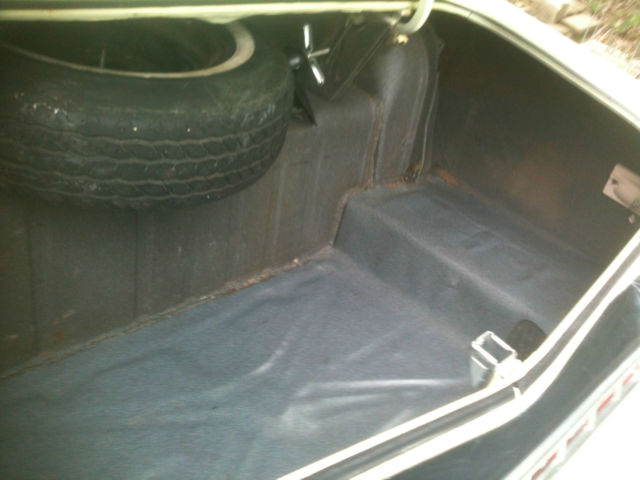 1974 Yellow Ford LTD 2 DOOR HARDTOP