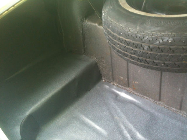 1974 Yellow Ford LTD 2 DOOR HARDTOP