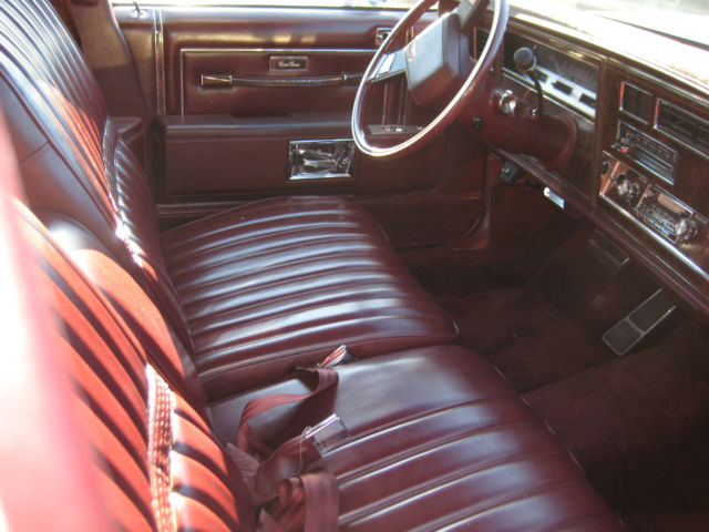 1984 White Oldsmobile Custom Cruiser Wagon