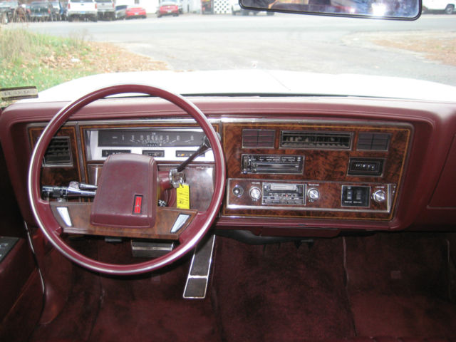 1984 White Oldsmobile Custom Cruiser Wagon