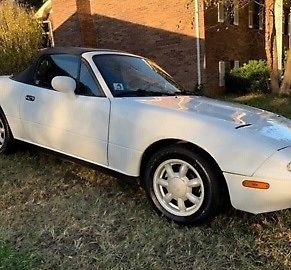 1993 White Mazda MX-5 Miata Convertible