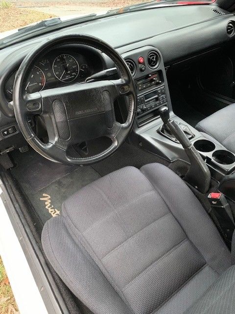 1993 White Mazda MX-5 Miata Convertible