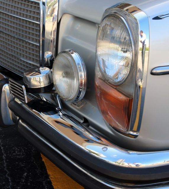 1973 Silver Mercedes-Benz 280C Coupe