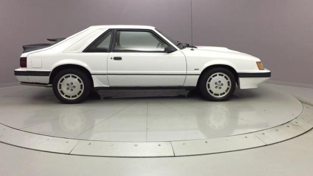 1986 White Ford Mustang Coupe