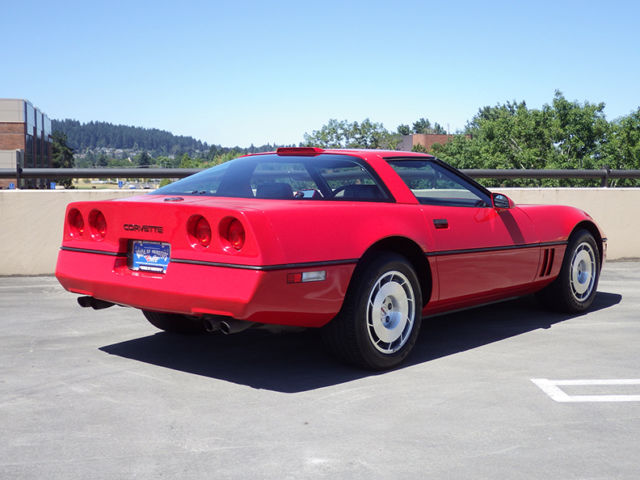 1986 Red Chevrolet Corvette Coupe