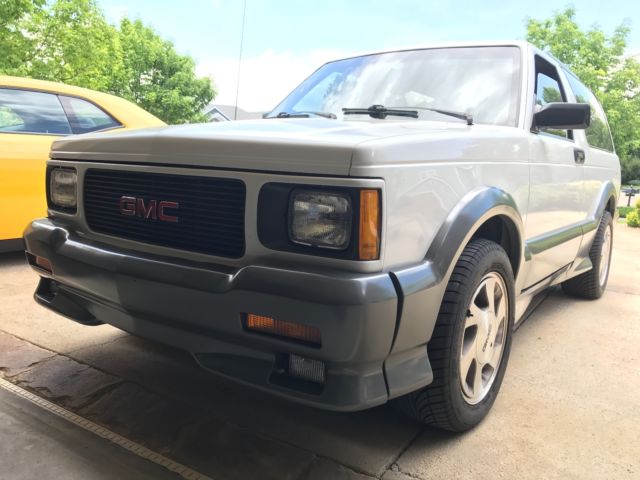 1992 White GMC Typhoon SUV