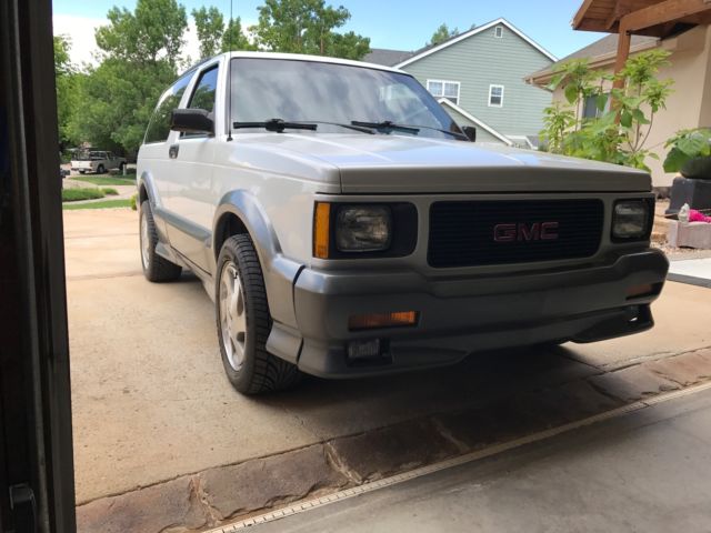 1992 White GMC Typhoon SUV