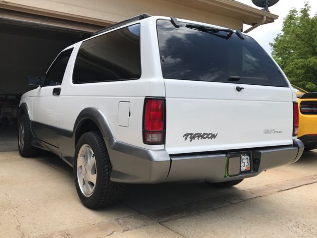 1992 White GMC Typhoon SUV