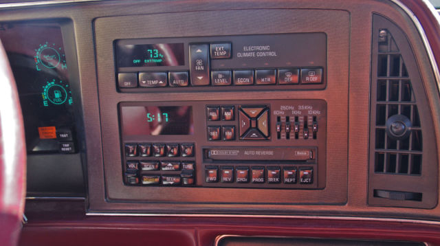 1990 White Buick Reatta Coupe