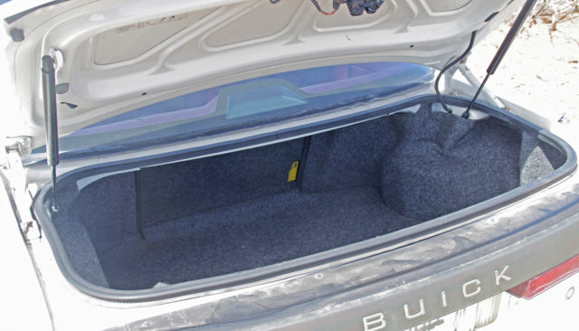 1990 White Buick Reatta Coupe