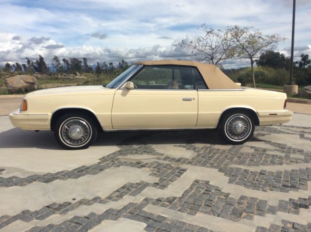 1986 Light Ivory Cream Dodge 600 Convertible