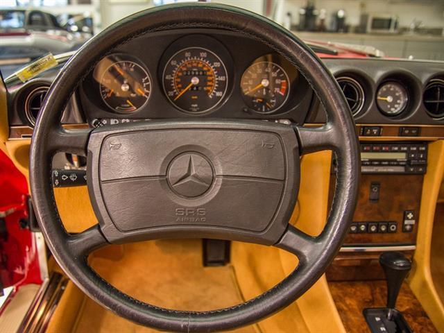 1989 Red Mercedes-Benz 560-Class 560 SL --