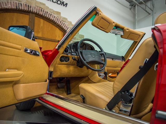1989 Red Mercedes-Benz 560-Class 560 SL --