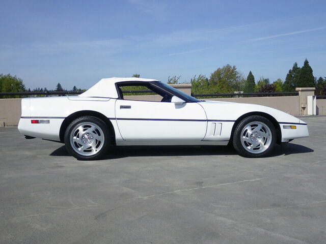 1990 White Chevrolet Corvette Convertible