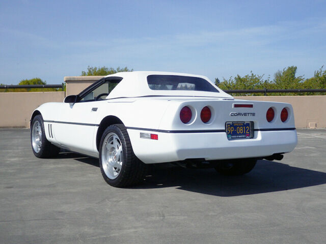 1990 White Chevrolet Corvette Convertible