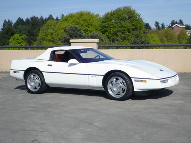 1990 White Chevrolet Corvette Convertible