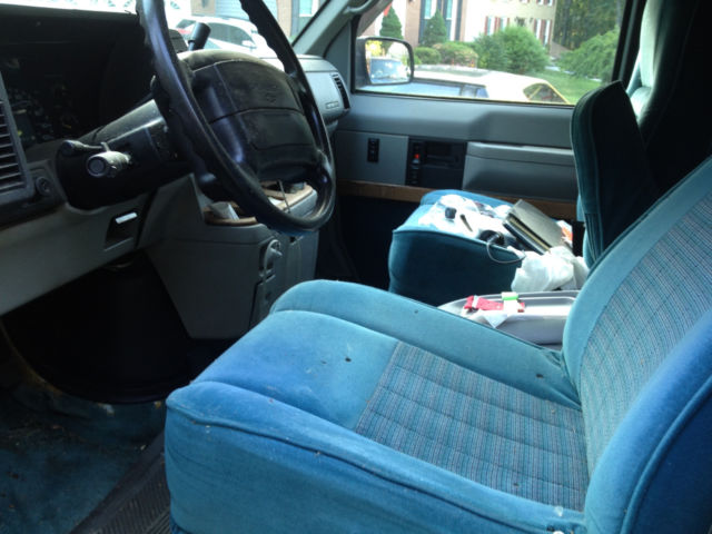 1994 White Chevrolet Astro Extended Passenger Van