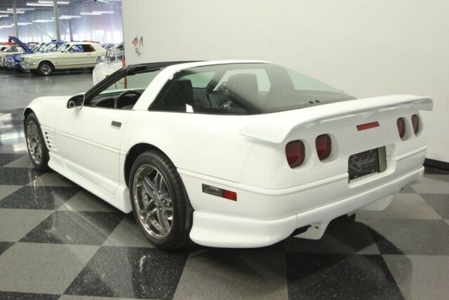 1993 White Chevrolet Corvette Coupe