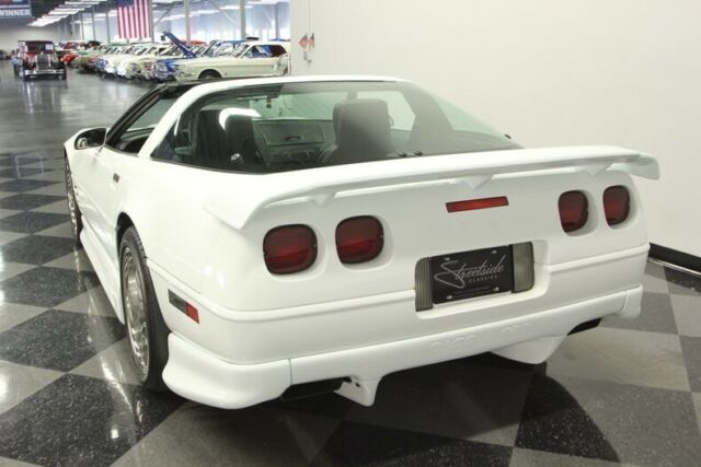 1993 White Chevrolet Corvette Coupe