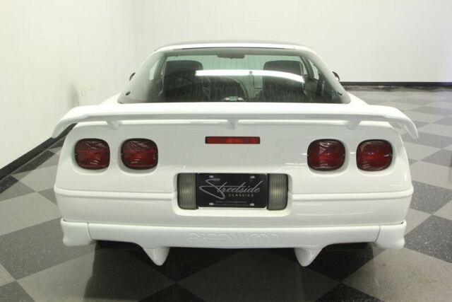 1993 White Chevrolet Corvette Coupe