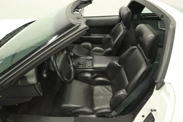 1993 White Chevrolet Corvette Coupe