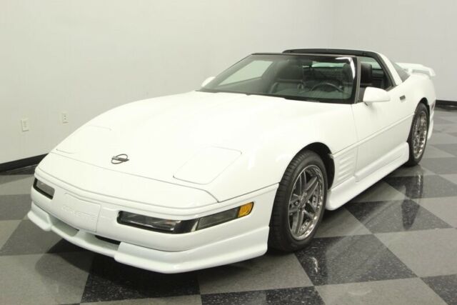 1993 White Chevrolet Corvette Coupe