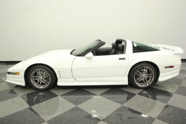 1993 White Chevrolet Corvette Coupe