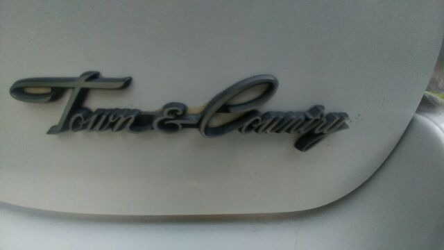 1994 White Chrysler Town & Country Minivan