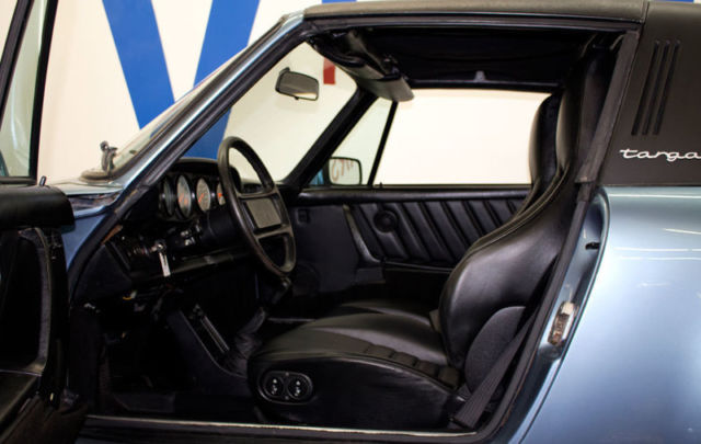 1985 IRIS BLUE METALLIC Porsche 911 Coupe