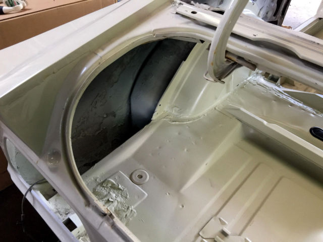 1971 White Ford Mustang Fastback