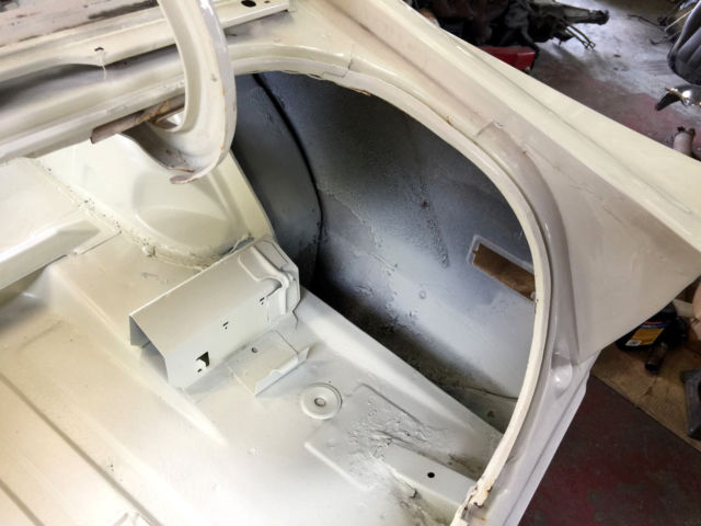 1971 White Ford Mustang Fastback