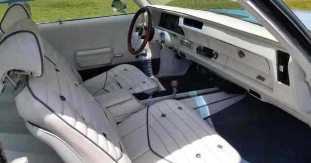 1970 Blue Oldsmobile Cutlass Coupe