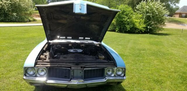 1970 Blue Oldsmobile Cutlass Coupe