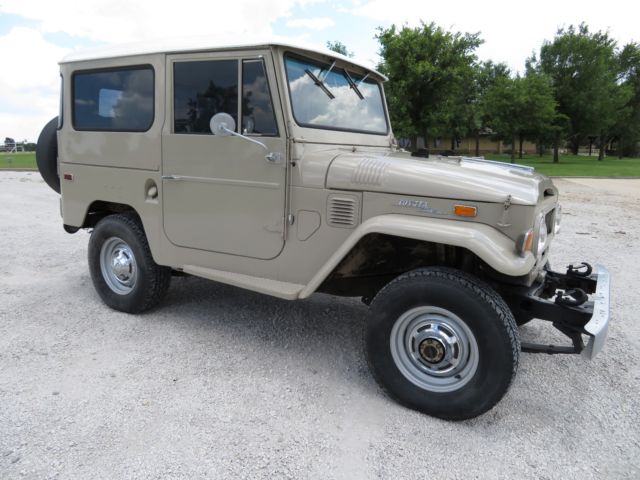 1970 Green Toyota Land Cruiser SUV