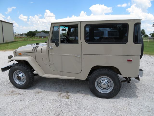 1970 Green Toyota Land Cruiser SUV