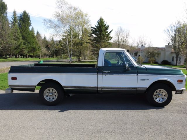 1972 Green/White Chevrolet C-10 Standard Cab Pickup