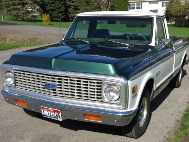 1972 Green/White Chevrolet C-10 Standard Cab Pickup