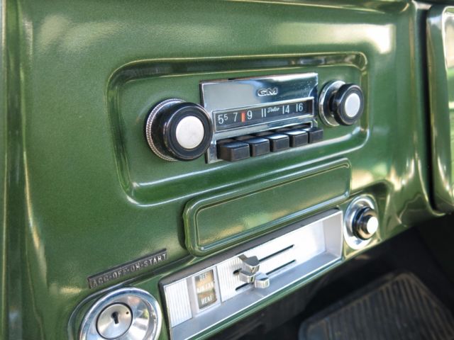 1972 Green/White Chevrolet C-10 Standard Cab Pickup