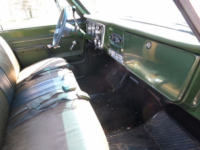1972 Green/White Chevrolet C-10 Standard Cab Pickup