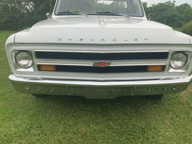 1968 White Chevrolet C-10 Pickup Truck