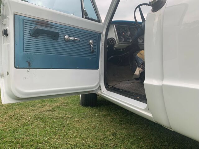 1968 White Chevrolet C-10 Pickup Truck