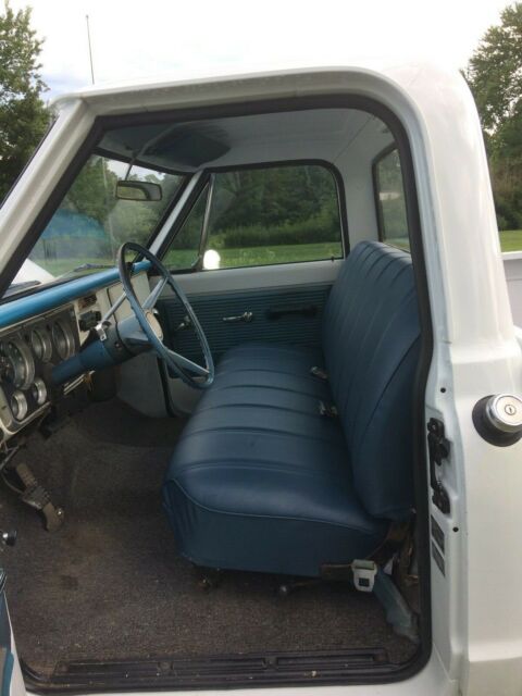 1968 White Chevrolet C-10 Pickup Truck