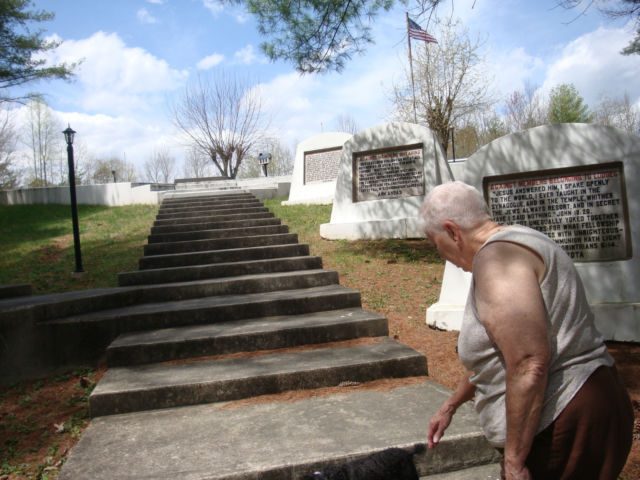 1986 BURGANDY Chrysler LeBaron Convertible