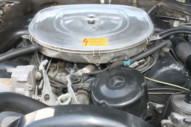 1989 Black Mercedes-Benz 500-Series Coupe