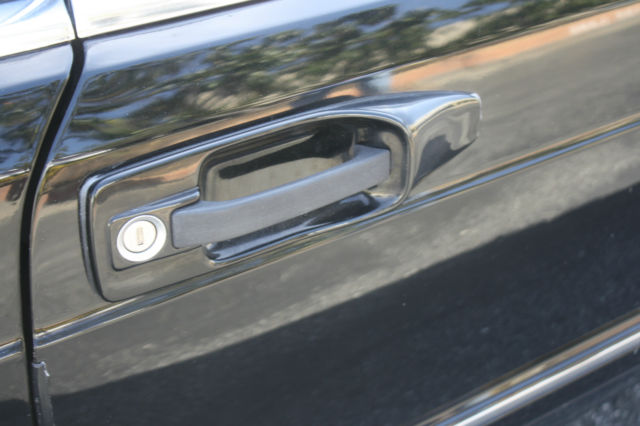 1989 Black Mercedes-Benz 500-Series Coupe