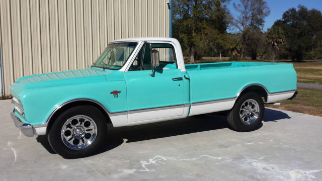 1967 BLUE/WHITE Chevrolet C-10