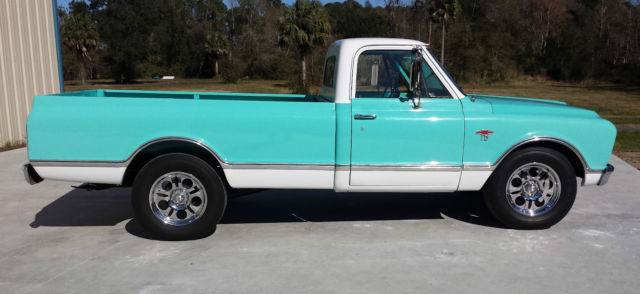 1967 BLUE/WHITE Chevrolet C-10