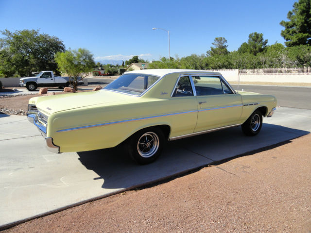 1965 yellow Buick Skylark
