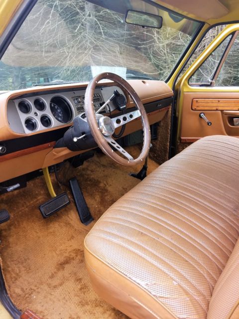 1978 Yellow Dodge Power Wagon