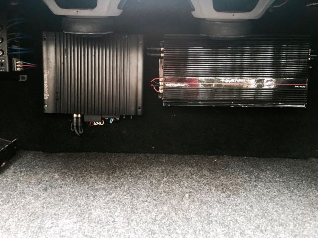 1984 Black Mercedes-Benz 500-Series Sedan